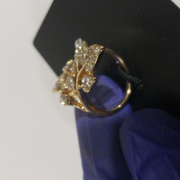 2/$30 Forever 21 Gold Tone Leaf Design Statement Ring w/ Rhinestones - Jewelry - Picture 6 of 8